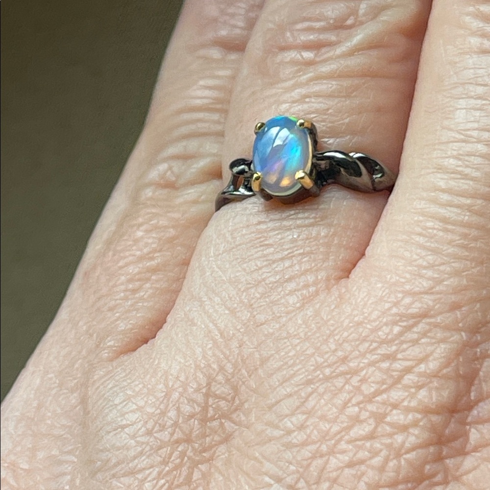 Elegant Opal Ring in 925 Sterling Silver Black Rhodium & Gold Plated Size 5.5